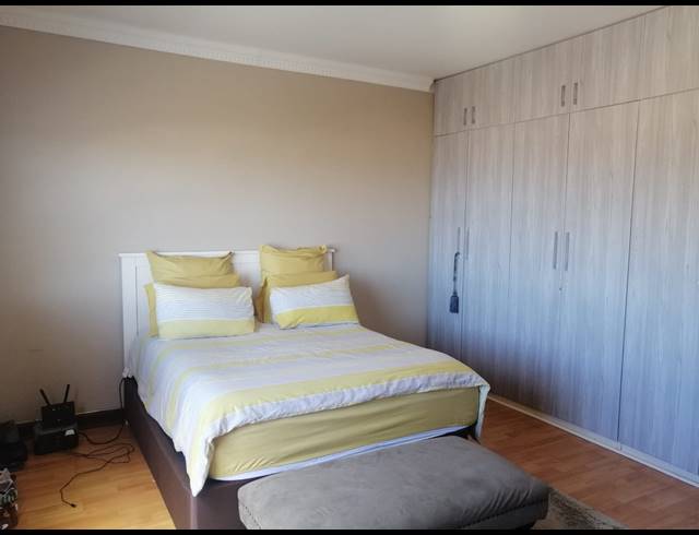 2 BEDROOM FLAT FOR SALE IN MORNINGSIDE